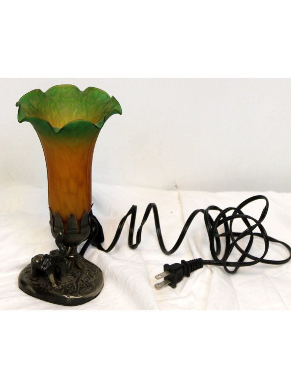 Tiffany-Style Tulip Fluted Glass Lamp Elephant Table Accent Bedside Amber Roots